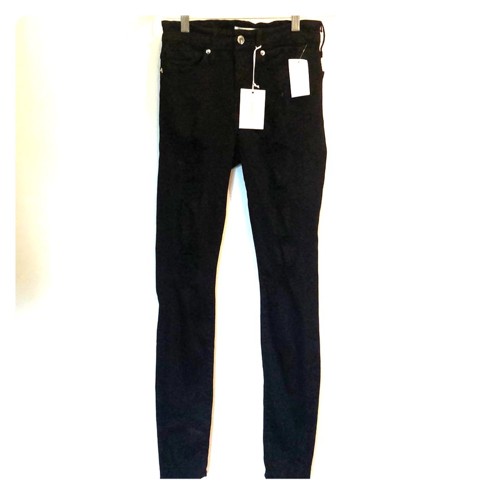 Black distressed skinny jeans